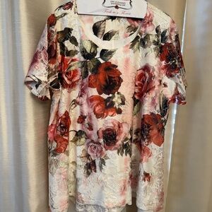Simply Emma Cream Short Sleeve Crewneck Top with Red & Pink Floral Print